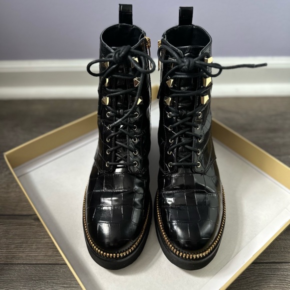 Michael Kors 💥 Haskell Crocodile Embossed
Leather Combat Boot. - Picture 3 of 9